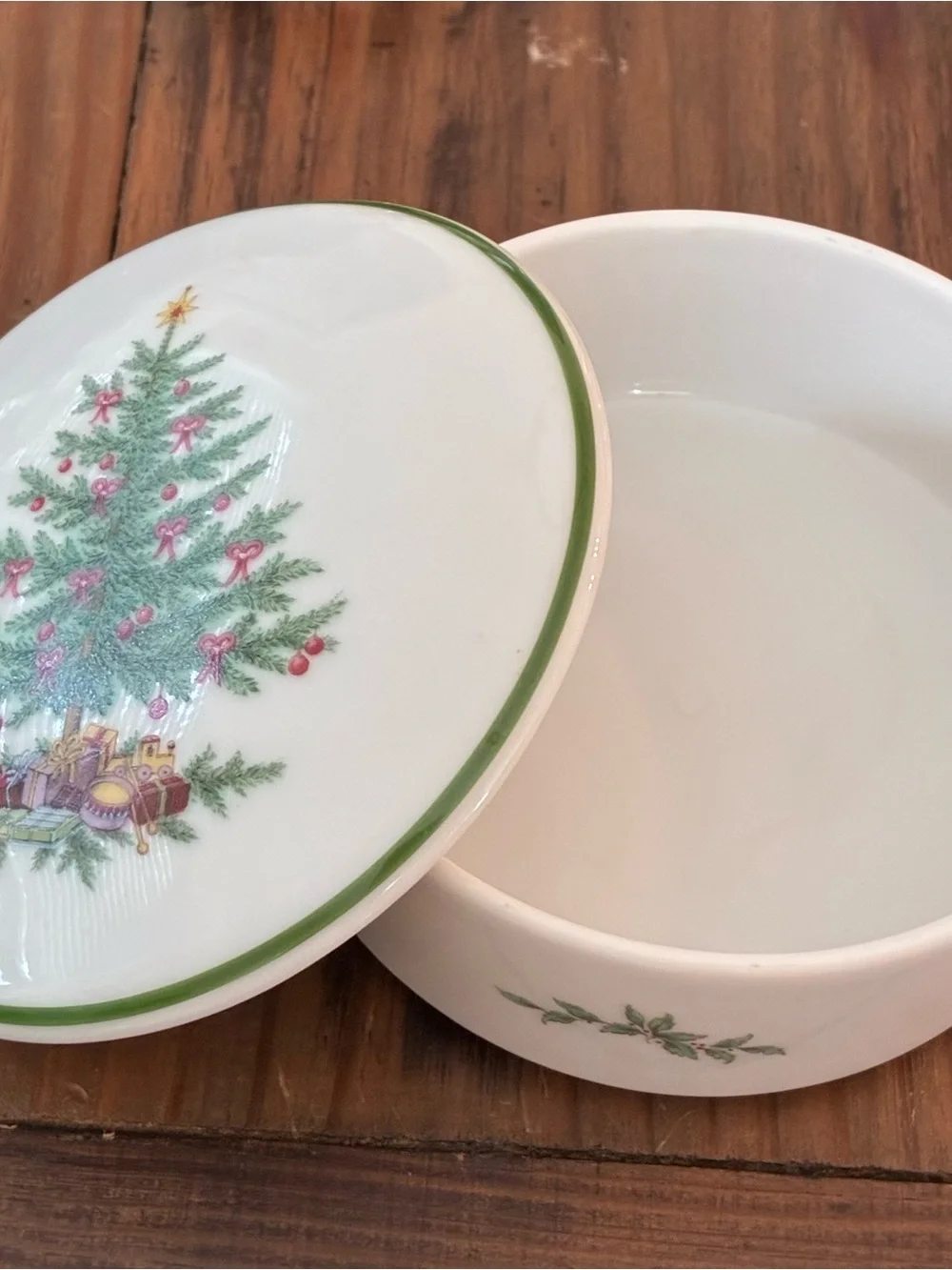 Classic Green Trim Christmas Tree Holiday Dish and Covered Trinket Bowl Set